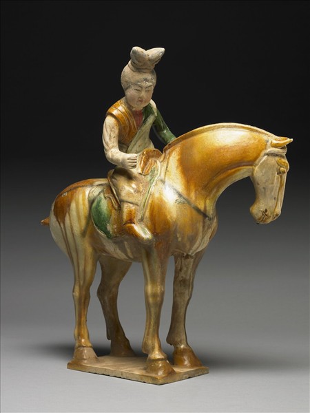 三彩馬球仕女俑