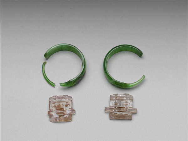 翠玉碧璽囍字耳環