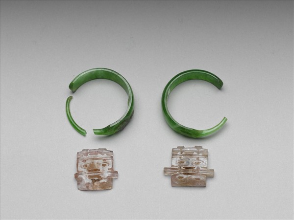 翠玉碧璽囍字耳環