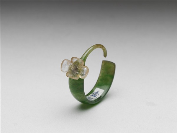 翠玉碧璽花卉耳環