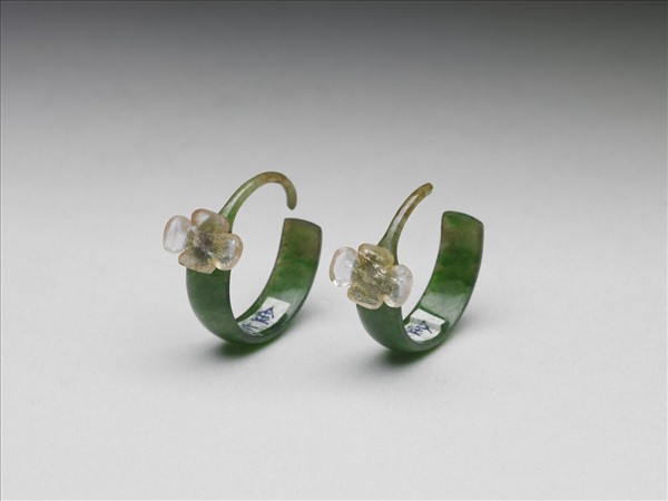 翠玉碧璽花卉耳環