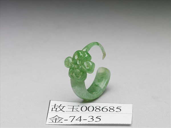 翠玉盤長結耳環