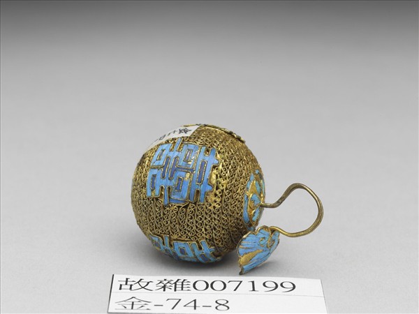 銅鍍金纍絲點翠囍字鈕子