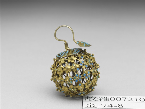 銅鍍金點翠百花團壽鈕子