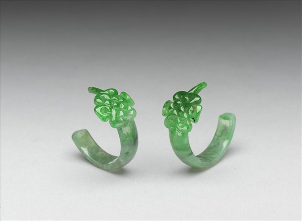 翠玉盤長結耳環