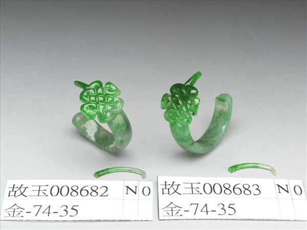 翠玉盤長結耳環