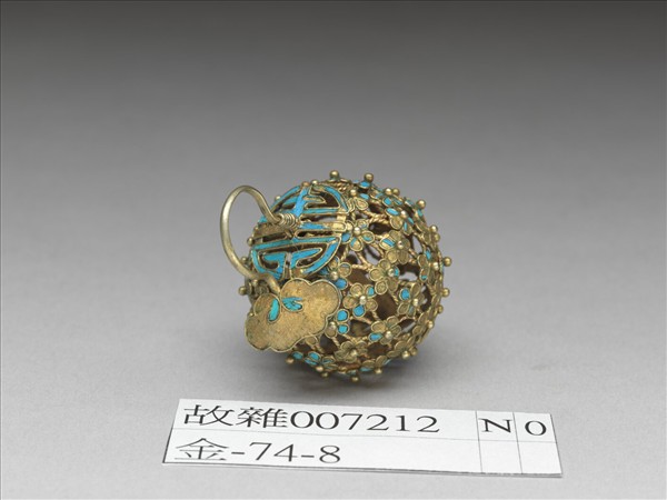 銅鍍金點翠百花團壽鈕子