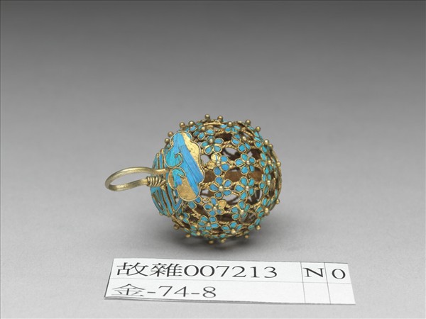 銅鍍金點翠百花團壽鈕子