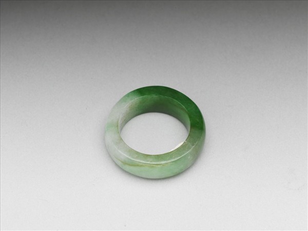 翠玉戒指
