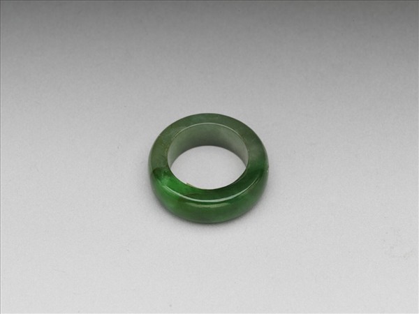 翠玉戒指