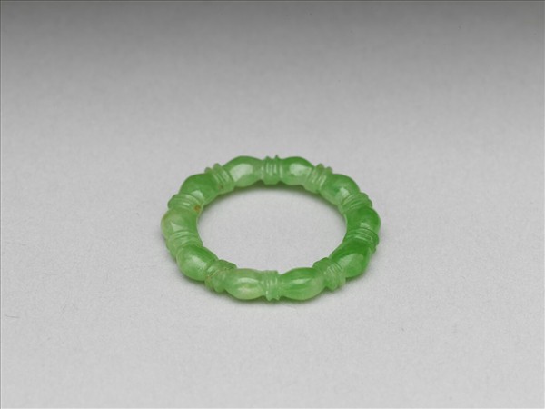 翠玉戒指