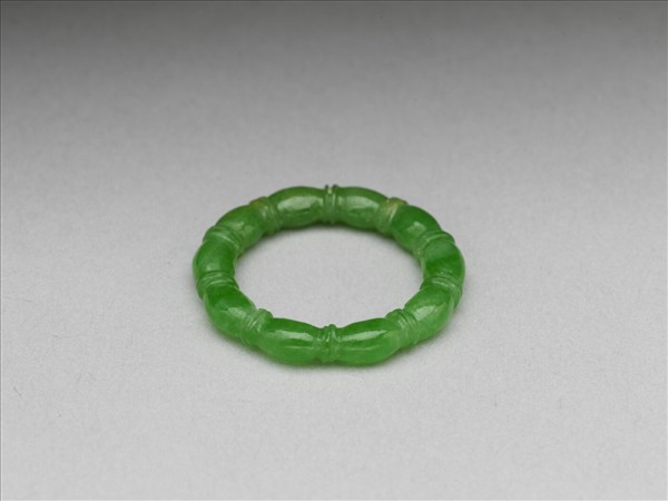 翠玉戒指