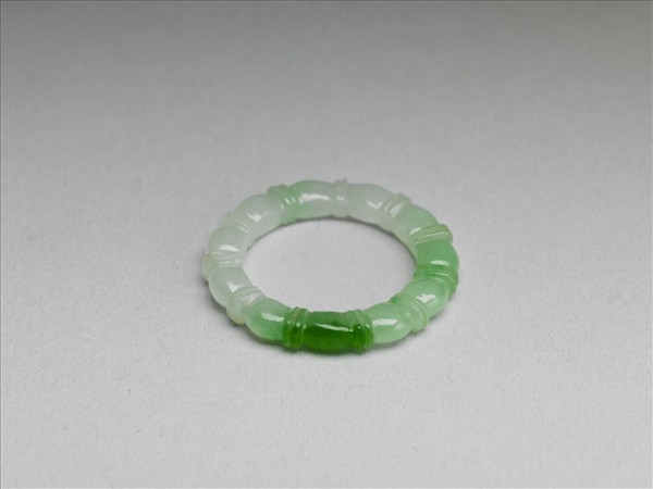 翠玉戒指