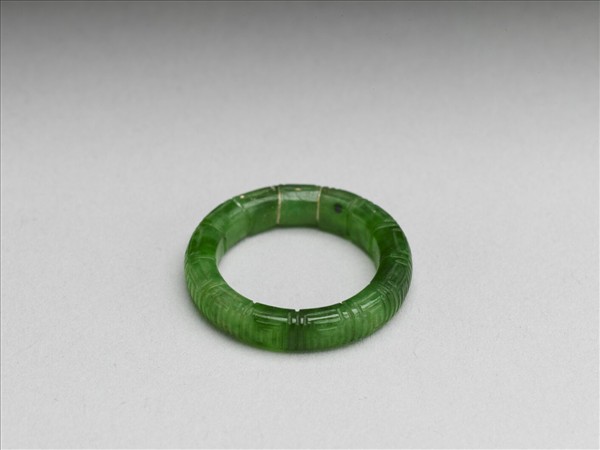 翠玉戒指