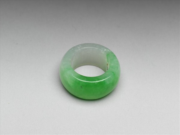 翠玉戒指