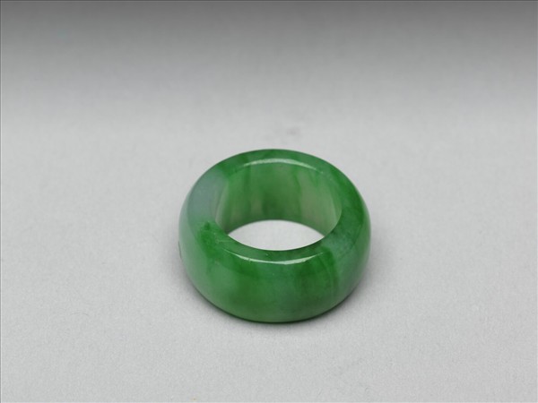 翠玉戒指