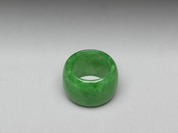 翠玉戒指