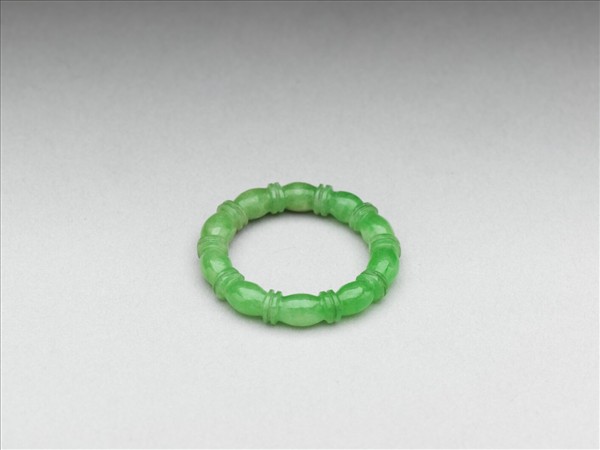 翠玉戒指