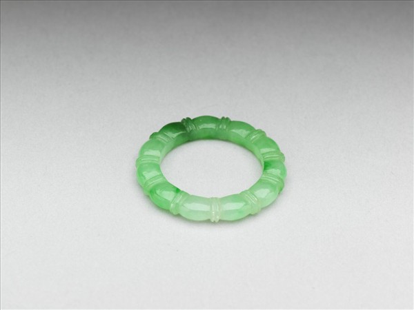 翠玉戒指