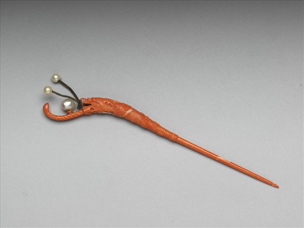 珊瑚嵌珍珠龍首耳挖簪