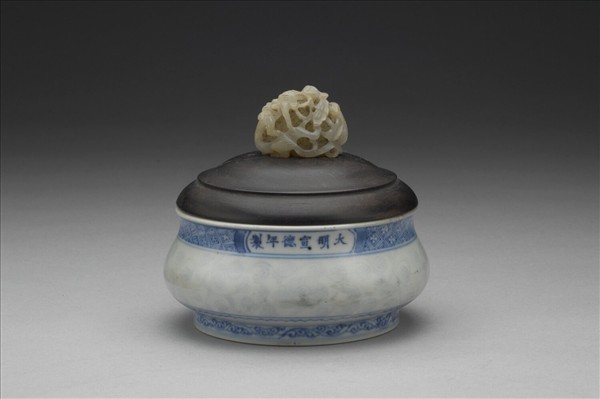 青花花卉爐