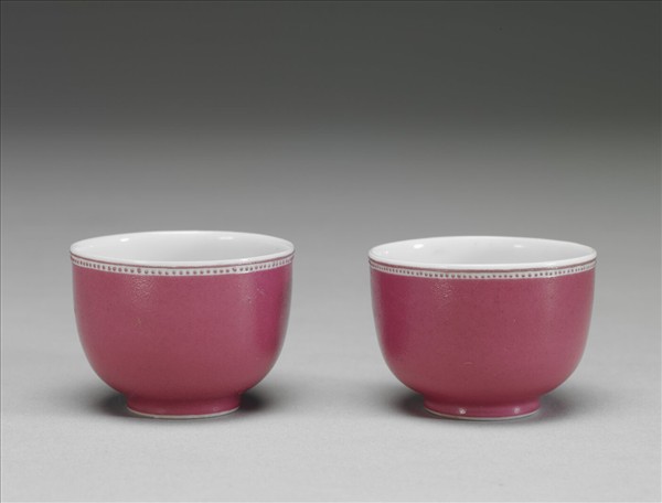 琺瑯彩洋紅地月季杯