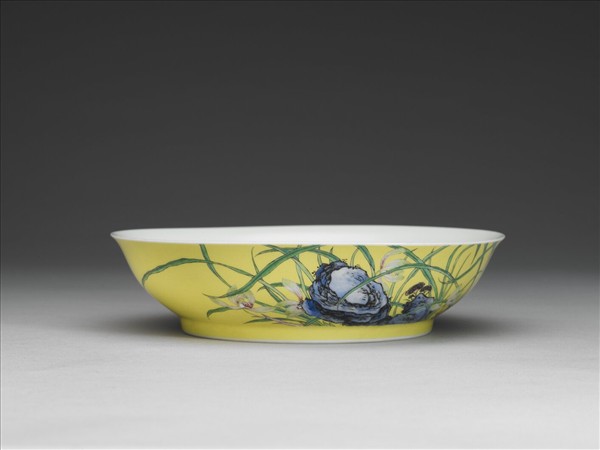 琺瑯彩黃地芝蘭祝壽圖盤