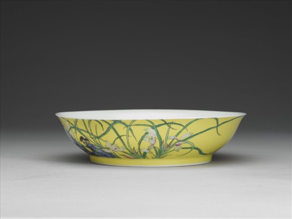 琺瑯彩黃地芝蘭祝壽圖盤