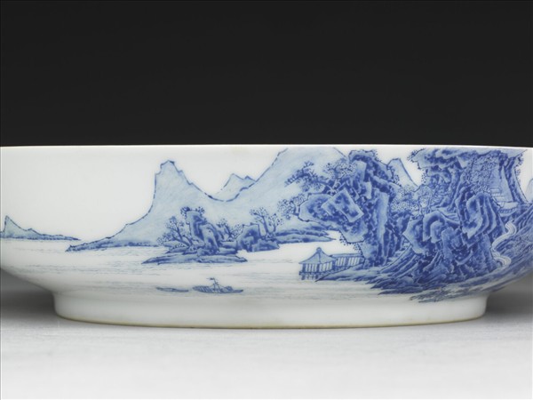 琺瑯彩青山水圖盤