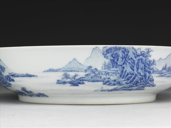 琺瑯彩青山水圖盤