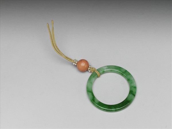 翠玉環佩