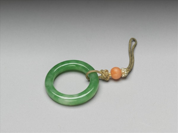 翠玉環佩