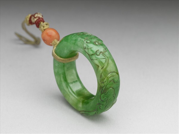 翠玉環佩