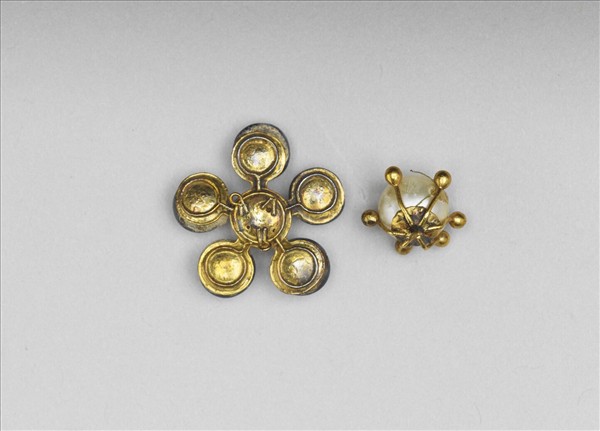 銀鍍金嵌珠寶帽花