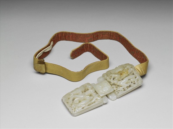 玉鏤雕雲龍紋帶扣涼帶