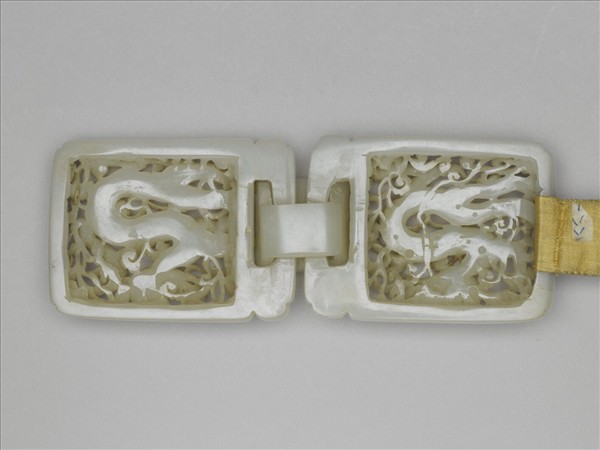 玉鏤雕雲龍紋帶扣涼帶