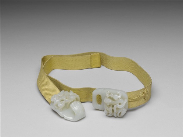 玉雕螭紋帶扣涼帶