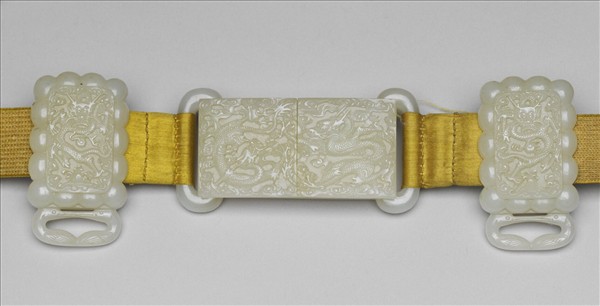 玉雕龍紋帶扣涼帶