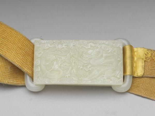 玉雕龍紋帶扣涼帶