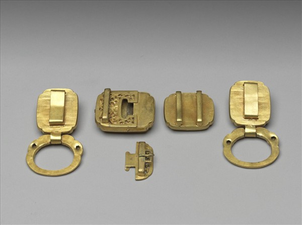 銅鍍金嵌綠松石帶扣與帶板