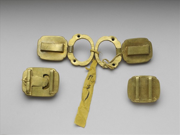 銅鍍金嵌綠松石帶扣與帶板