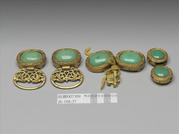 銅鍍金嵌綠松石帶扣與帶板
