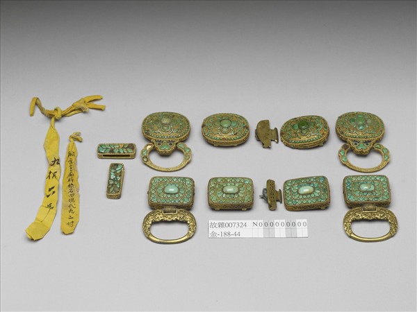 銅鍍金嵌綠松石帶扣與帶板