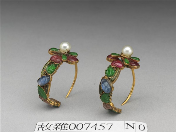 金嵌珠翠寶石花卉耳環
