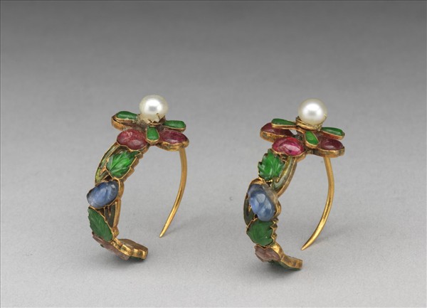 金嵌珠翠寶石花卉耳環