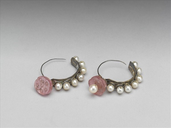 嵌碧璽珍珠耳環（一對）