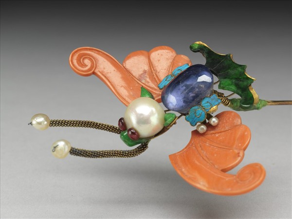 珊瑚翠玉嵌珠寶蝙蝠簪
