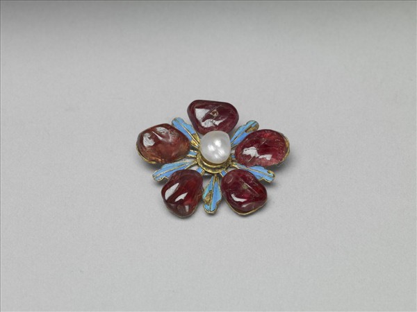 點翠嵌寶石花形飾件