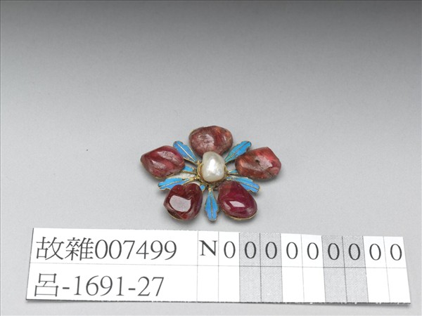 點翠嵌寶石花形飾件