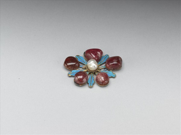 點翠嵌寶石花形飾件